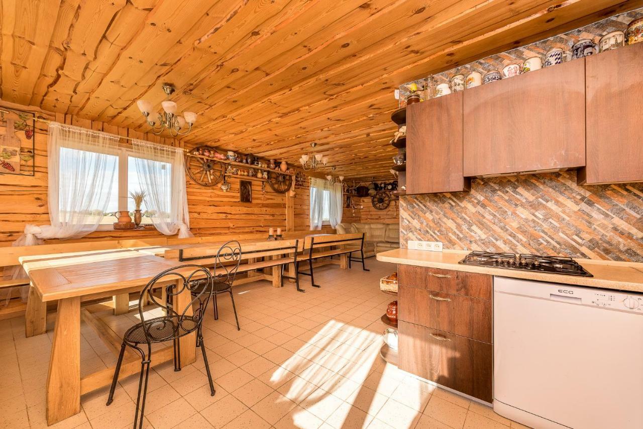 Edmart Villa Dobromisle Exteriör bild